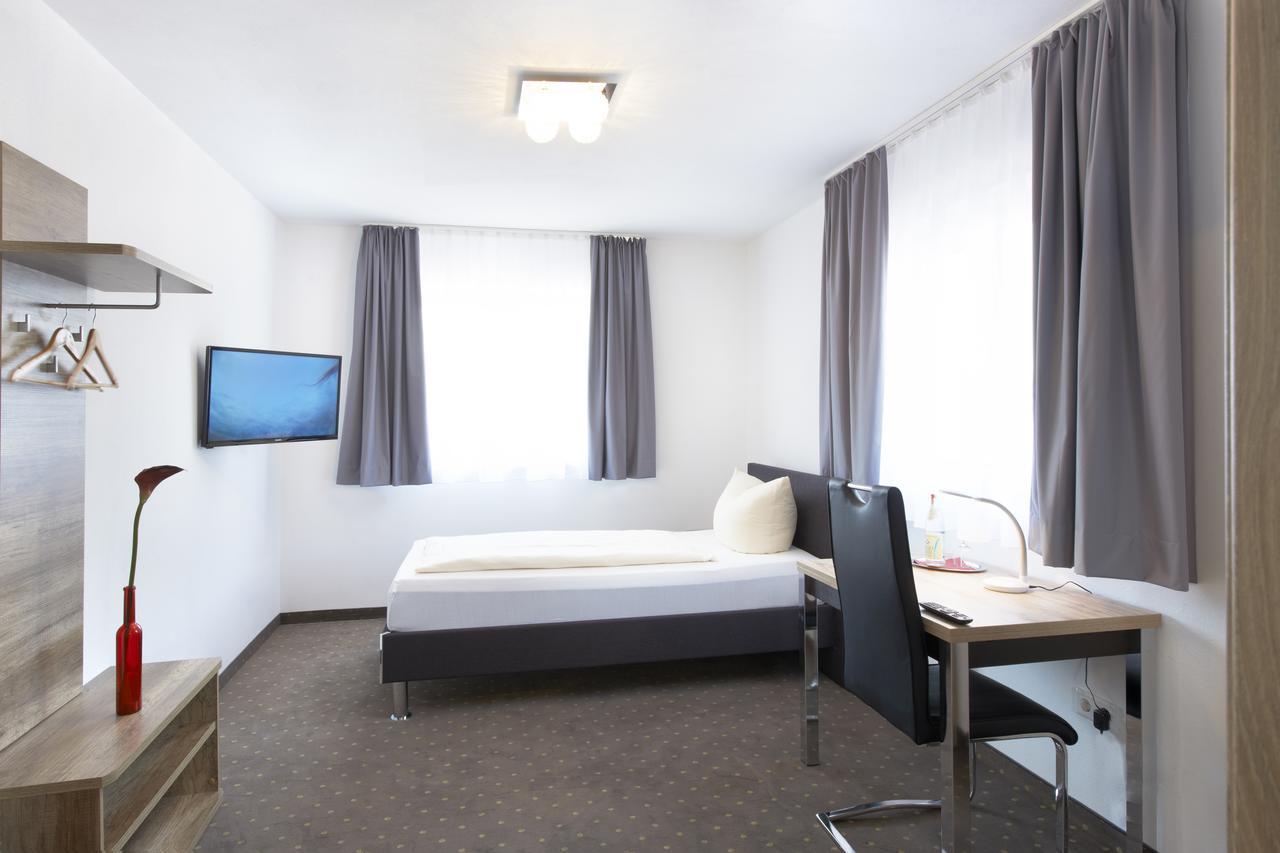 Hotel New In Gaimersheim Екстериор снимка