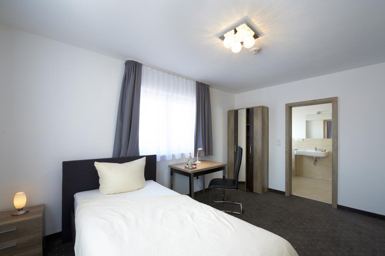 Hotel New In Gaimersheim Екстериор снимка